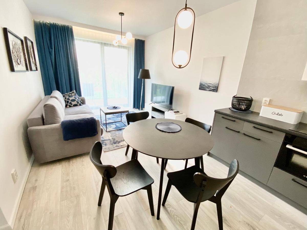 Ferienwohnung Przy Plazy - Z Prywatnym Ogrodkiem Rezydencja Niechorze Exterior foto